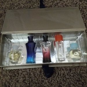 Mary Kay Signature Fragrance travel set